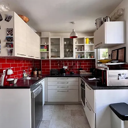 Large, Quiet, Family-friendly Floor Duplex * Paris