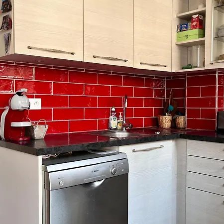 Large, Quiet, Family-friendly Floor Duplex *