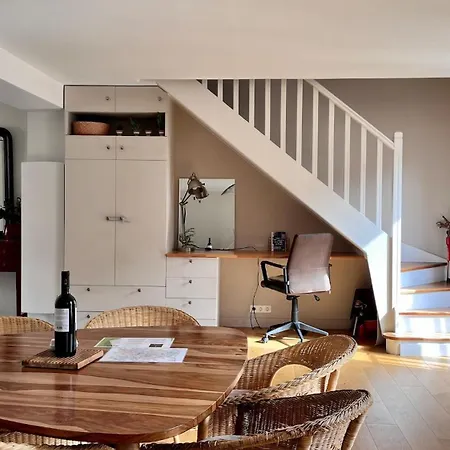 Large, Quiet, Family-friendly Floor Duplex Lägenhet Paris