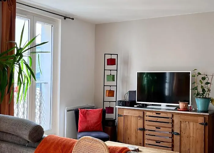 Large, Quiet, Family-friendly Floor Duplex Apartment