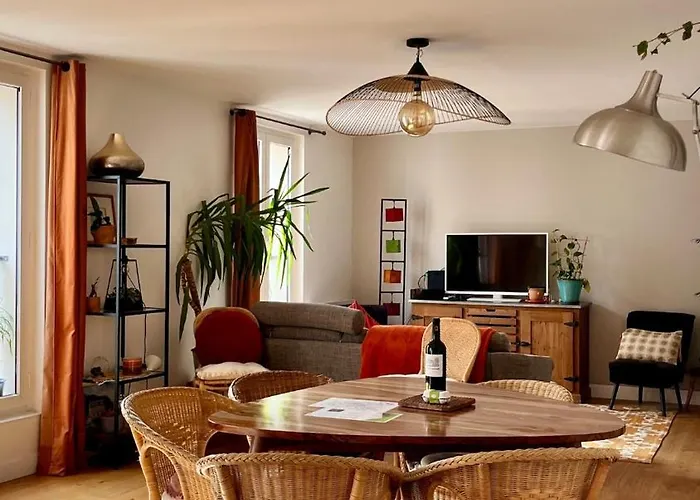 Apartment Large, Quiet, Family-friendly Floor Duplex Paris