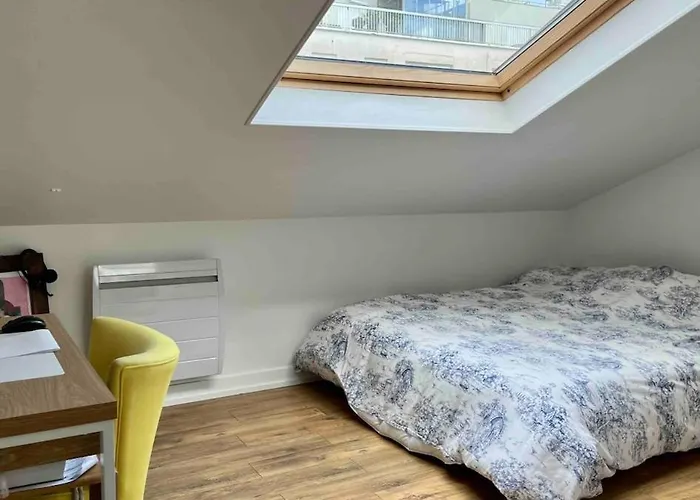 Large, Quiet, Family-friendly Floor Duplex Apartment *