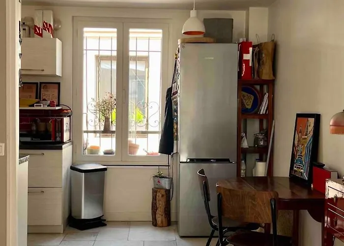 Large, Quiet, Family-friendly Floor Duplex * Paris