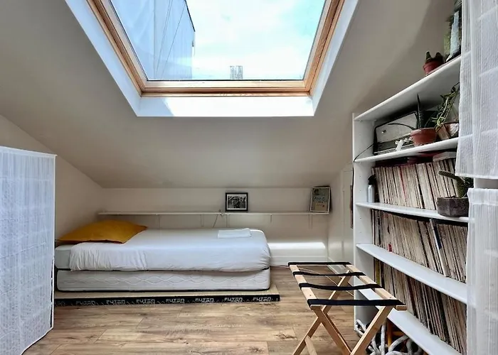 Large, Quiet, Family-friendly Floor Duplex *