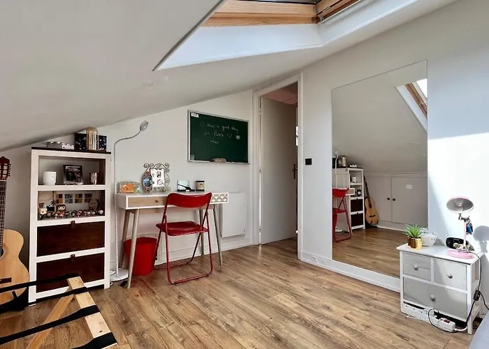 Large, Quiet, Family-friendly Floor Duplex