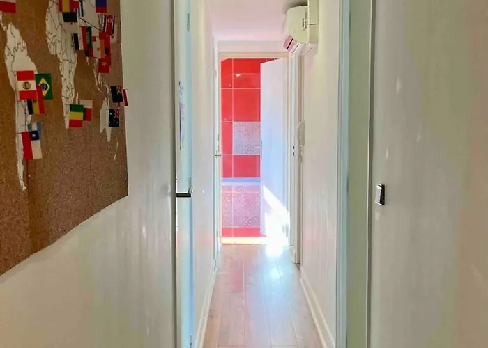 Large, Quiet, Family-friendly Floor Duplex Apartamento