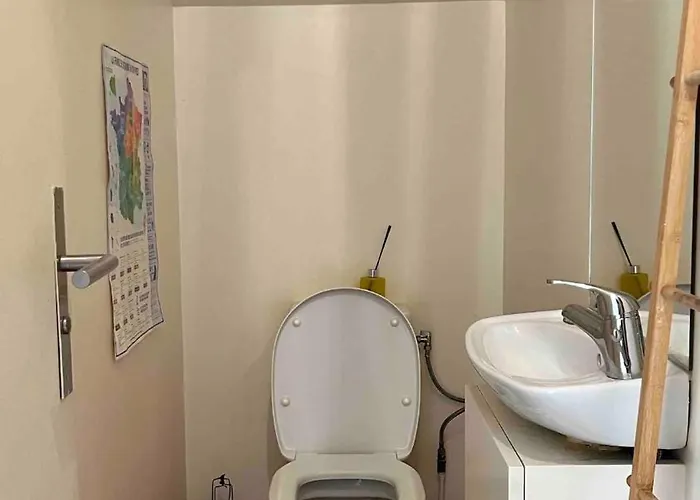 Large, Quiet, Family-friendly Floor Duplex Apartment