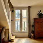 Large, Quiet, Family-friendly Floor Duplex *
