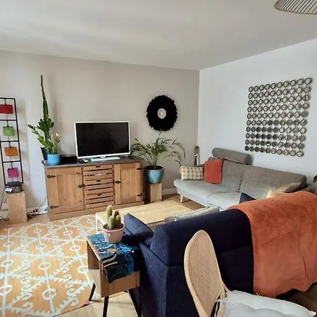 Large, Quiet, Family-friendly Floor Duplex Paris